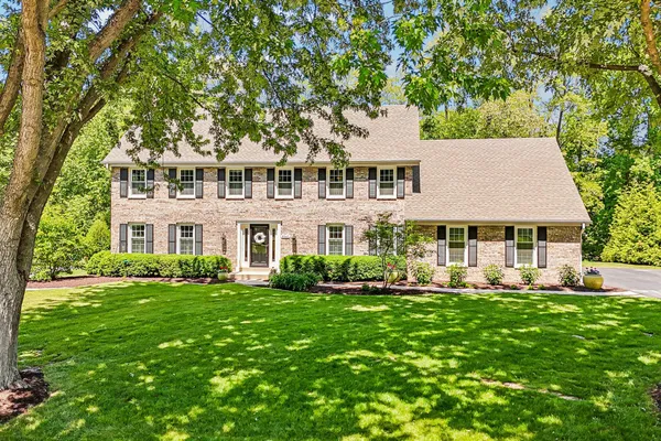 $1,095,000 | 9945 Valley Hill Drive, Mequon, WI 53092