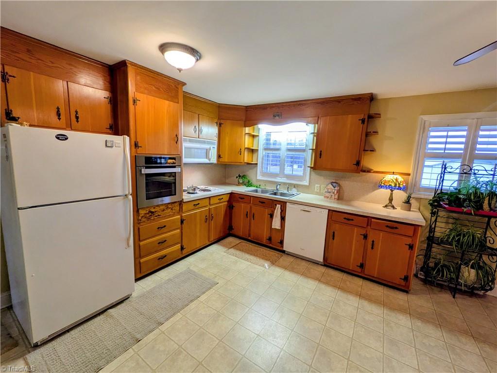 253 Johnson Road High Point, NC 27265 - Photo 2 of 22