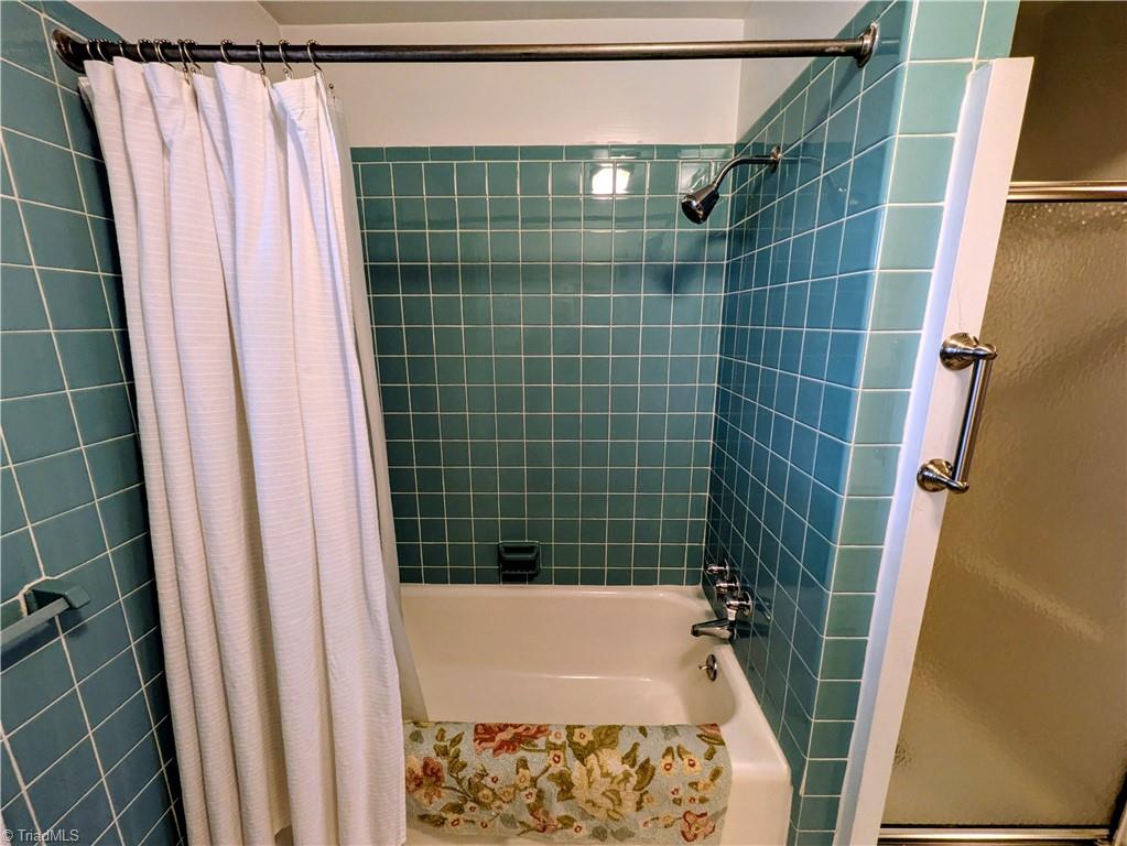 253 Johnson Road High Point, NC 27265 - Photo 8 of 22