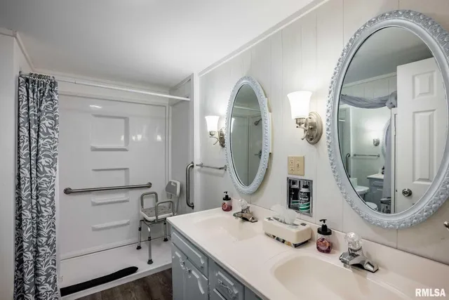 $130,000 | 308 West Flora Street, Valier, IL 62891