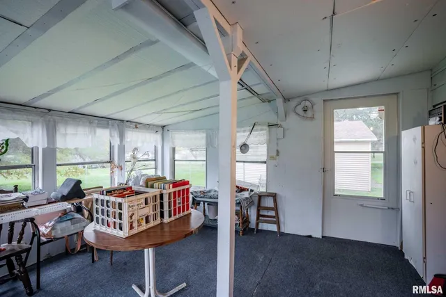 $130,000 | 308 West Flora Street, Valier, IL 62891