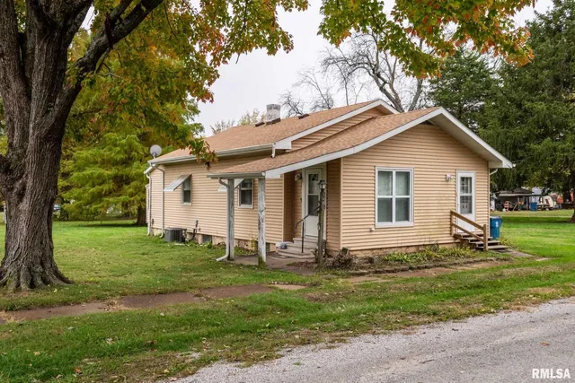 $130,000 | 308 West Flora Street, Valier, IL 62891