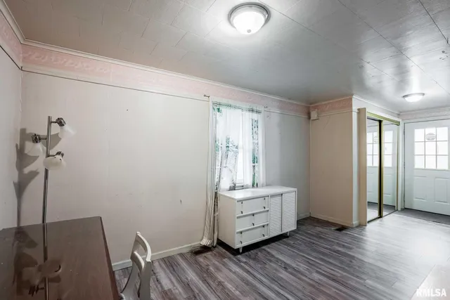 $130,000 | 308 West Flora Street, Valier, IL 62891