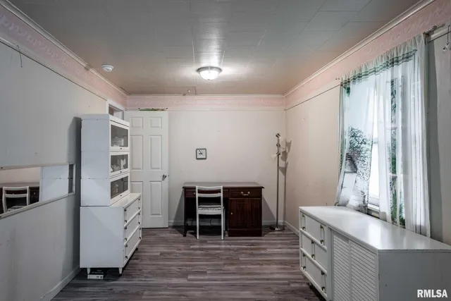 $130,000 | 308 West Flora Street, Valier, IL 62891