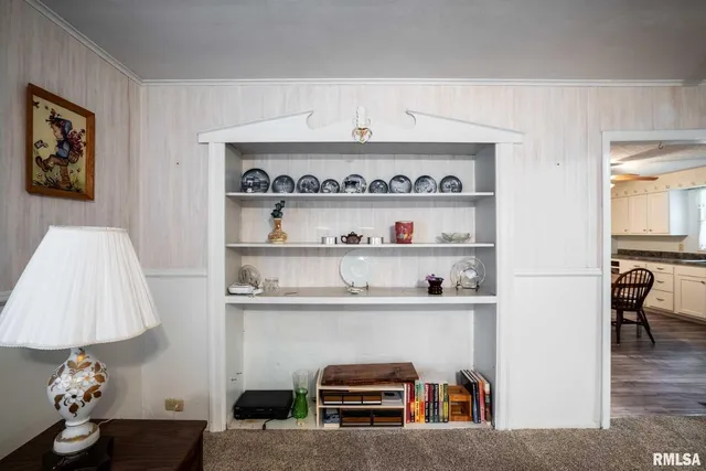 $130,000 | 308 West Flora Street, Valier, IL 62891