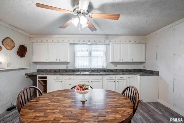 $130,000 | 308 West Flora Street, Valier, IL 62891