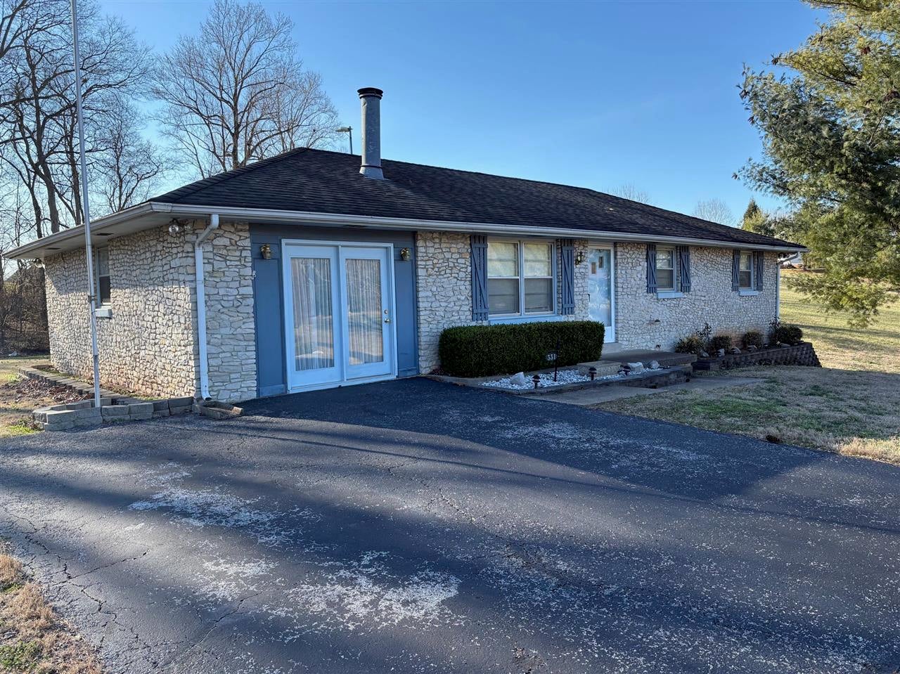 331 Green Acres Road Bowling Green, KY 42103 - Photo 2 of 15 Gallery Image 2