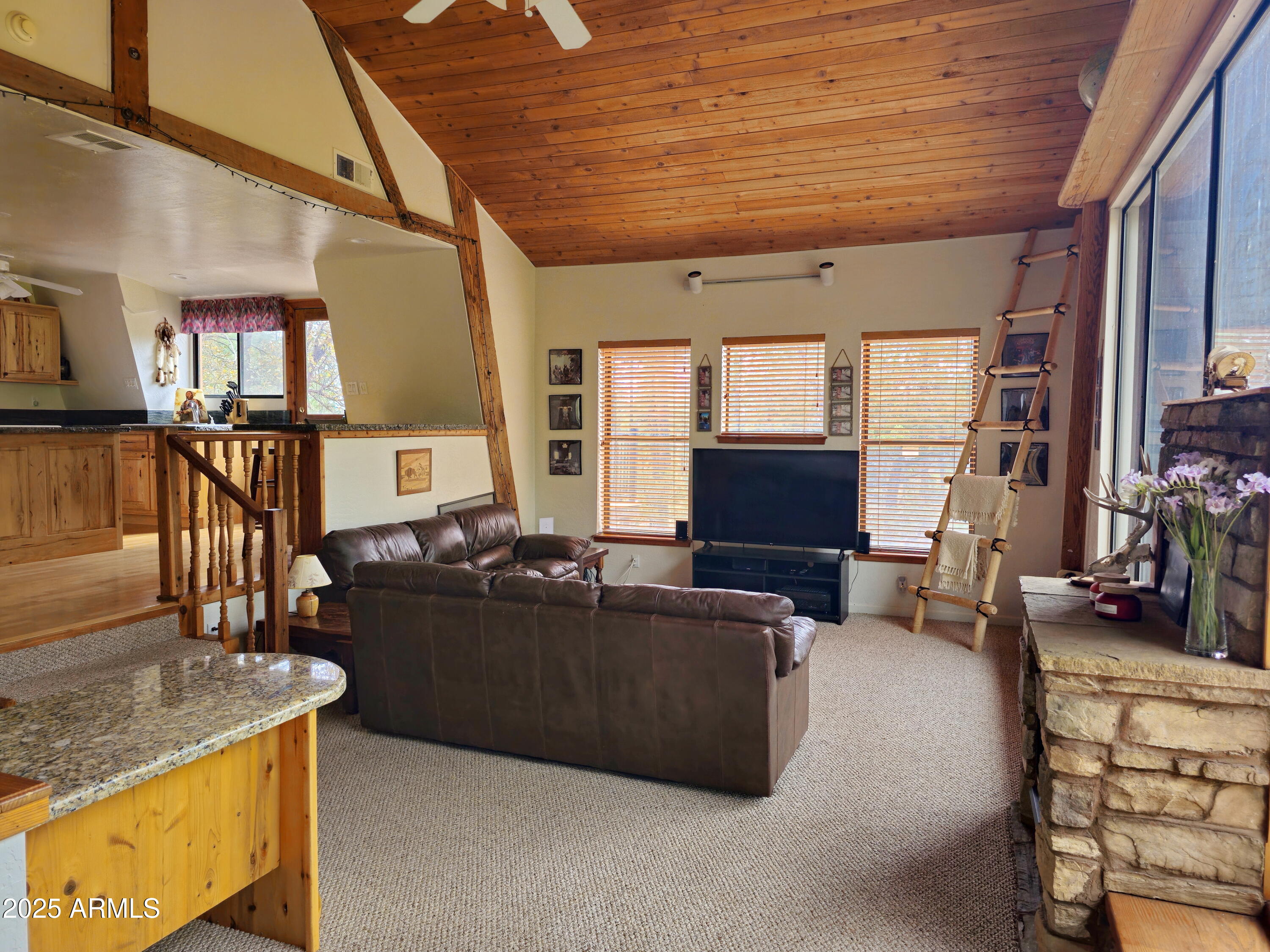 134 East Belluzzi Boulevard Payson, AZ 85541 - Photo 9 of 23 Living Room