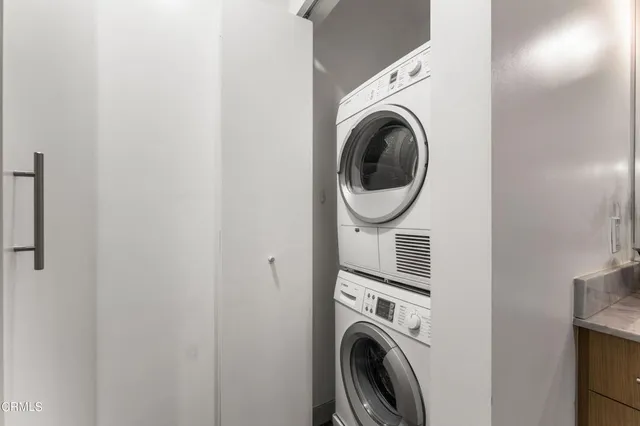 $3,700 | 530 South Hewitt Street, Unit 427, Los Angeles, CA 90013