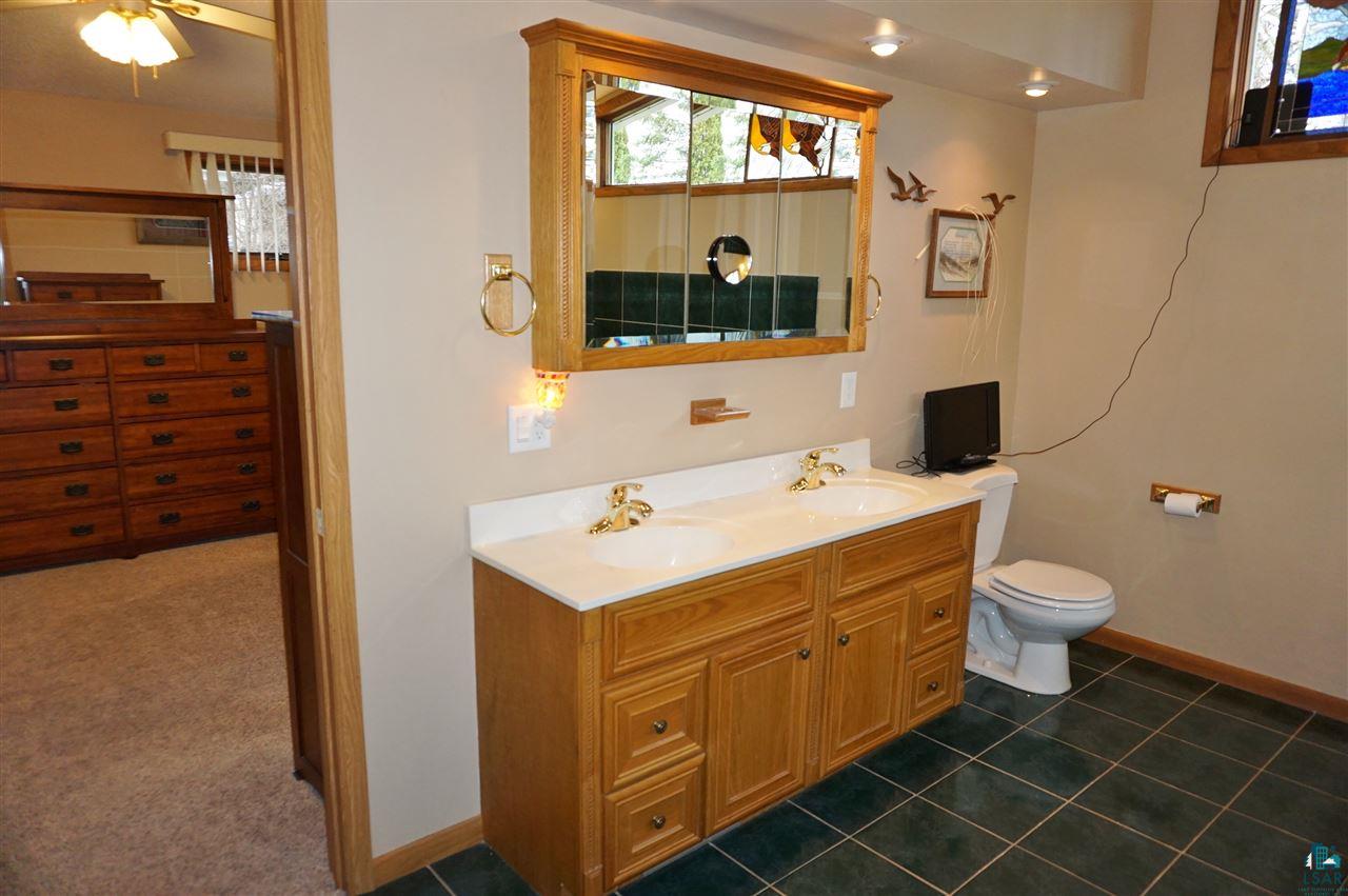3860 Kenroy Road Hermantown, MN 55811 - Photo 11 of 24 Master Full BA Main Flr