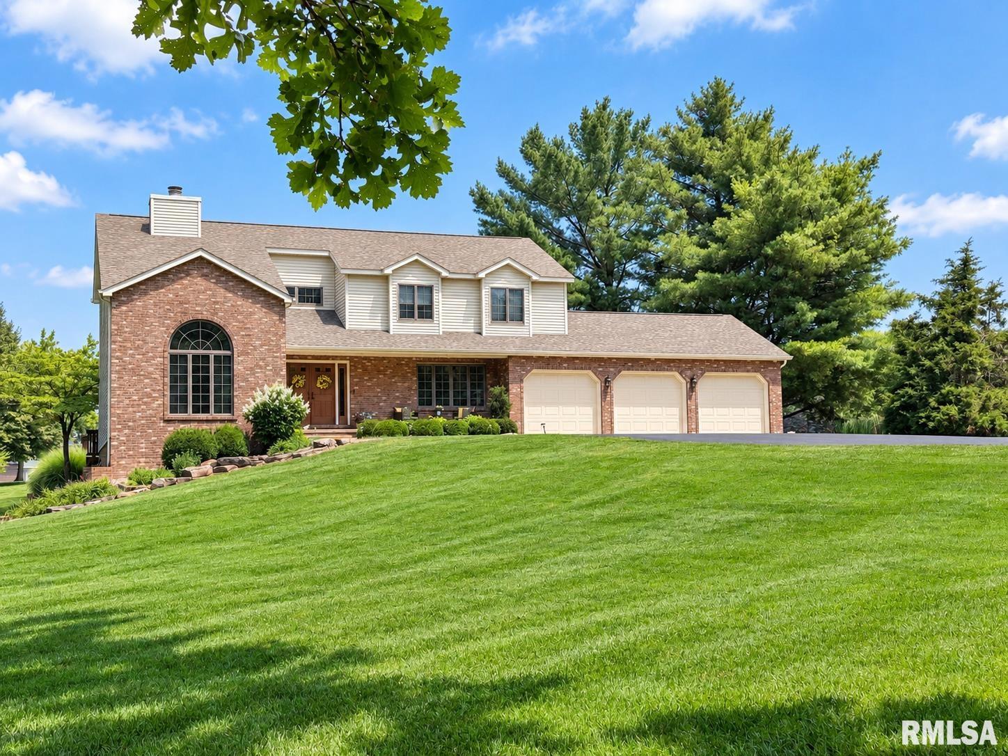 667 Covered Bridge Road Glenarm, IL 62536 - Photo 2 of 13 Gallery Image 2