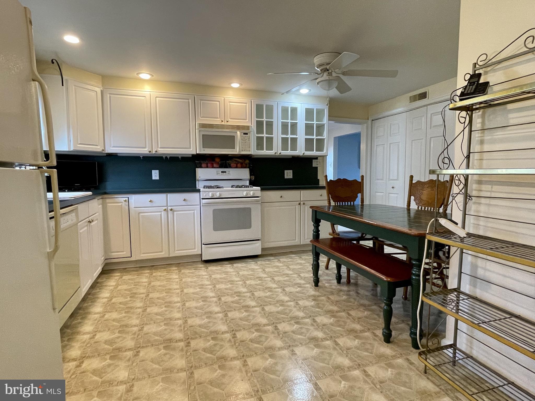 2225 Clayton Road Morton, PA 19070 - Photo 8 of 24 Kitchen