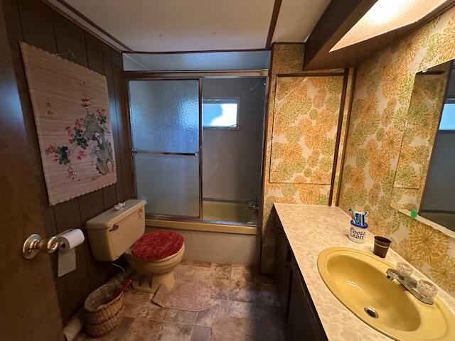 134 Maple Drive Cresco, PA 18326 - Photo 9 of 13 a bathroom with a sink toilet and shower