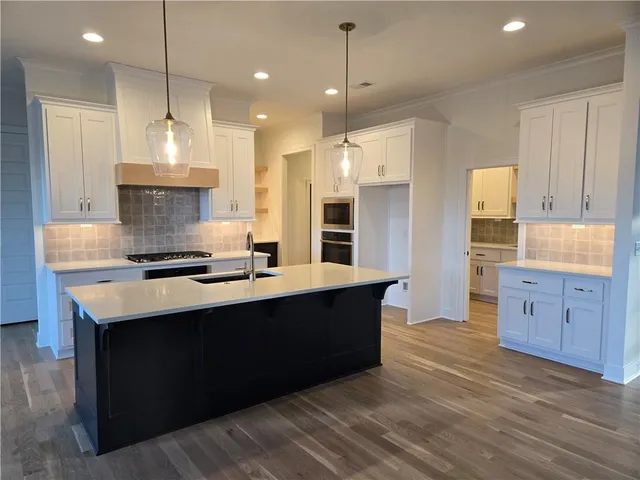 $860,000 | 22004 West 114th Street, Olathe, KS 66061