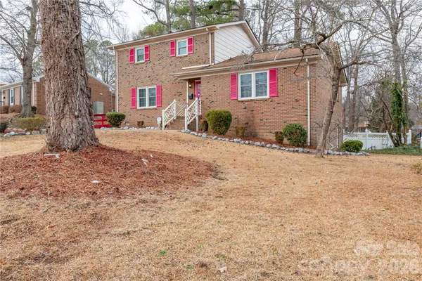 $215,000 | 611 Park Avenue, Roanoke Rapids, NC 27870