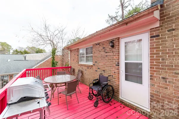 $215,000 | 611 Park Avenue, Roanoke Rapids, NC 27870