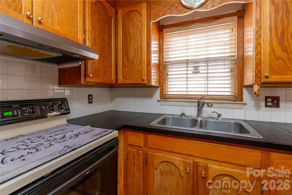 $215,000 | 611 Park Avenue, Roanoke Rapids, NC 27870