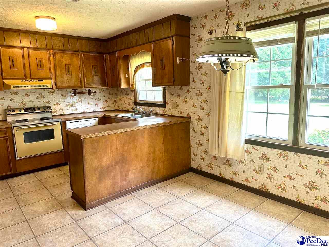 133 Bob White Road Cheraw, SC 29520 - Photo 8 of 29 Gallery Image 8