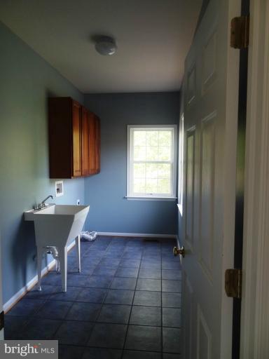 10505 Chatham Ridge Way Spotsylvania, VA 22551 - Photo 7 of 26 laundry room