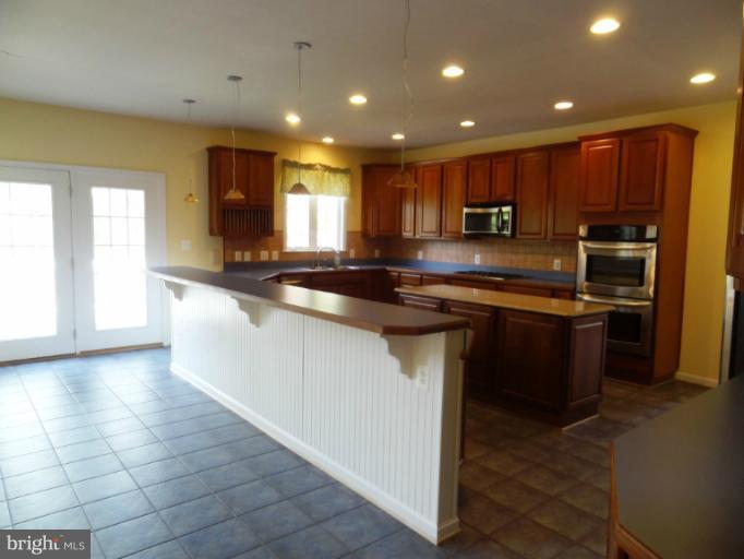 10505 Chatham Ridge Way Spotsylvania, VA 22551 - Photo 9 of 26 Kitchen