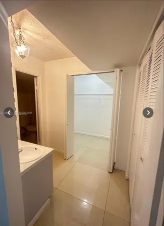 $2,000 | 445 Northeast 195th Street, Unit 127, Miami, FL 33179