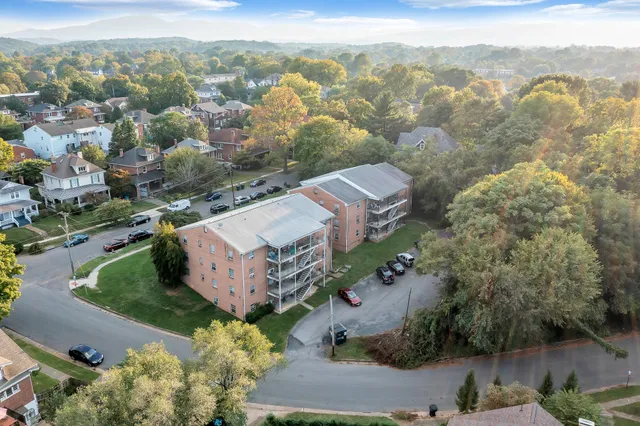 $895 | 1701 Westover Avenue Southwest, Unit 1, Roanoke, VA 24015