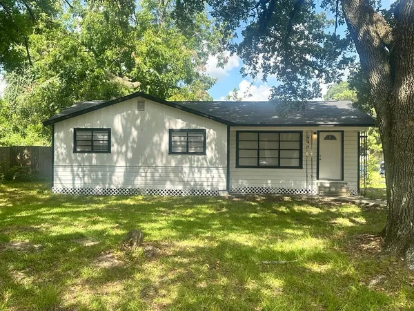 $1,700 | 125 Kellum, Liberty, TX 77575