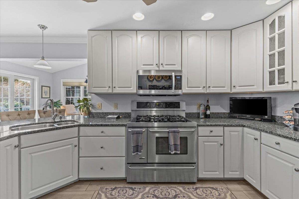 27 Muirfield Road Burlington, VT 05408 - Photo 19 of 54 Gallery Image 19