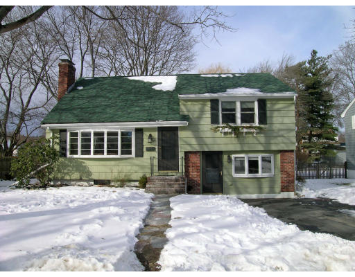 97 Hoitt Road Belmont, MA 02478 - Photo 1 of 17 Gallery Image 1
