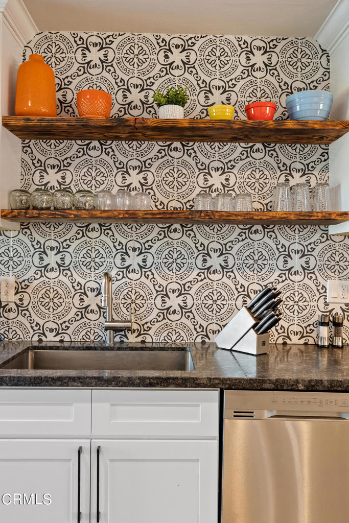 4741 Avenida Del Sol Joshua Tree, CA 92252 - Photo 15 of 52 a view of a wooden door