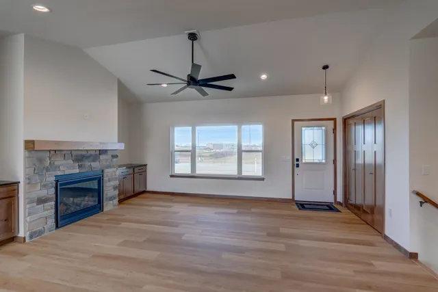 $565,000 | 103 Graelyn, Barneveld, WI 53507