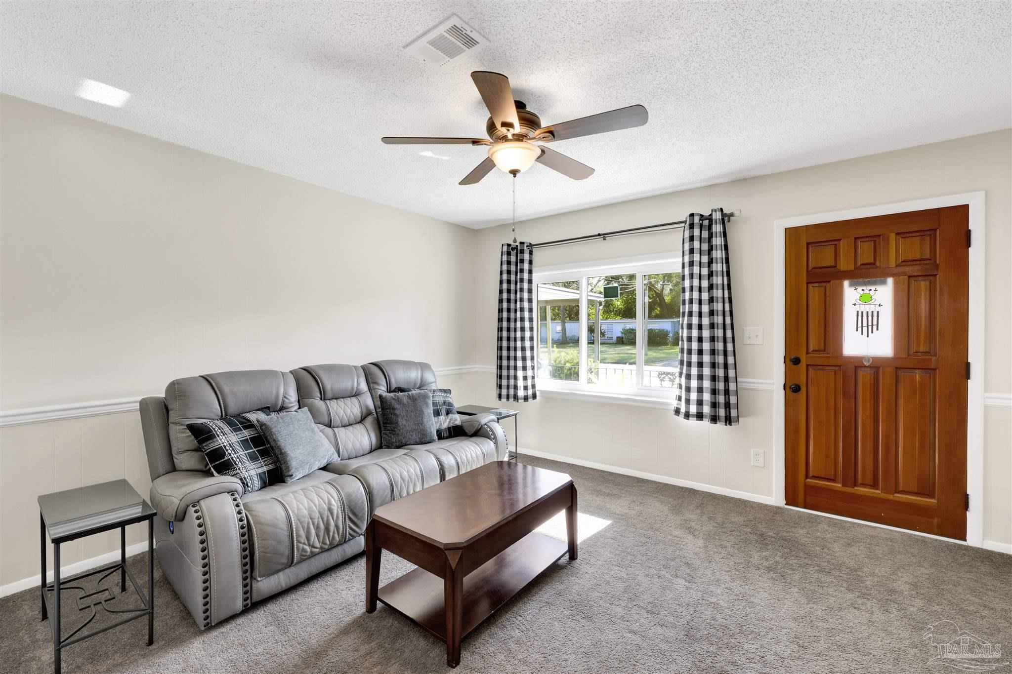 14 Nottingham Way Pensacola, FL 32506 - Photo 17 of 52 Lots of light