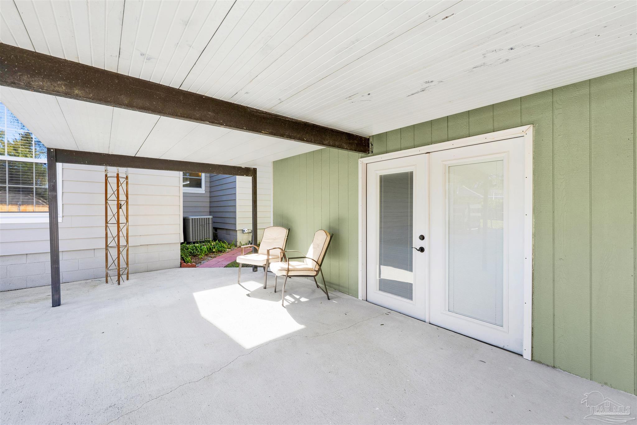 14 Nottingham Way Pensacola, FL 32506 - Photo 34 of 52 Workshop awning for shade!