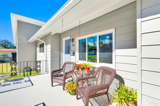 a view of livingroom and hardwood