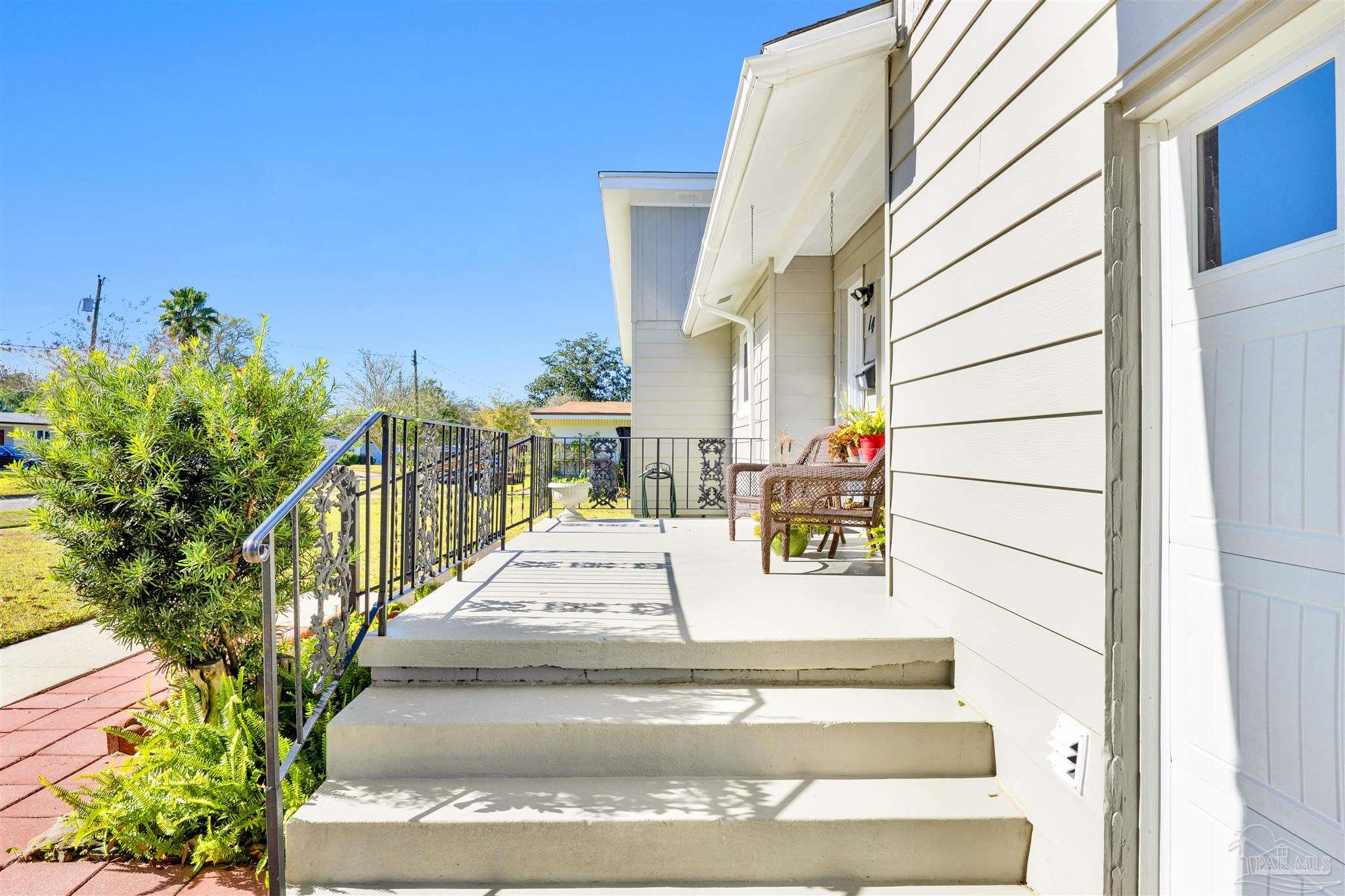 14 Nottingham Way Pensacola, FL 32506 - Photo 44 of 52 Home sits high and dry!