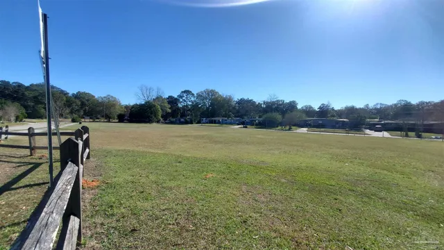 $268,000 | 14 Nottingham Way, Pensacola, FL 32506