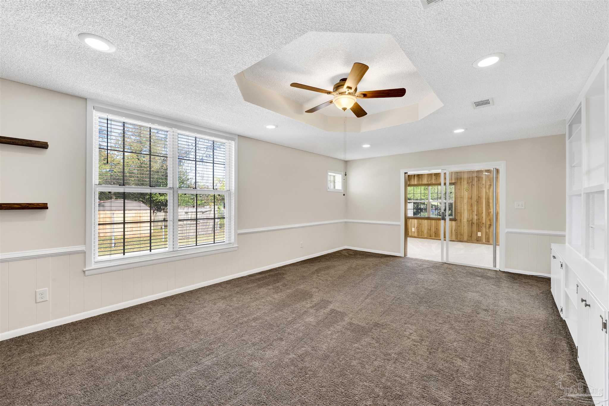 14 Nottingham Way Pensacola, FL 32506 - Photo 7 of 52 Room for pool table!