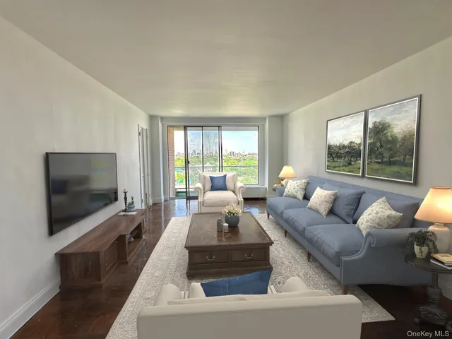 $2,850 | 61-20 Grand Central Parkway, Unit A1402 | Forest Hills