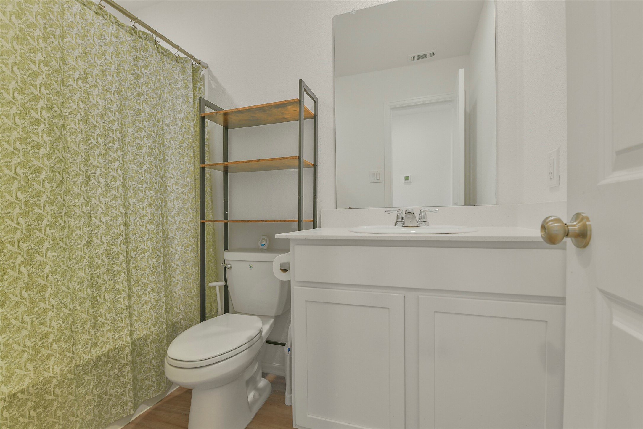 13978 Manatee Street Splendora, TX 77372 - Photo 11 of 39 Full secondary bath conveniently located near the guest bedrooms.