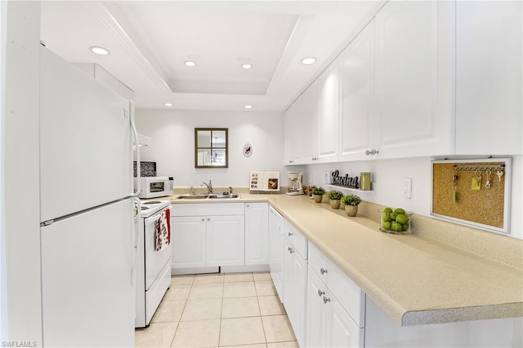 126 Harrison Road, Unit 2 Naples, FL 34112 - Photo 9 of 32 Gallery Image 9