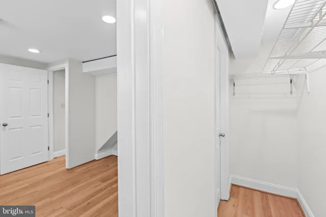 $3,950 | 2100 27th Street South, Arlington, VA 22206