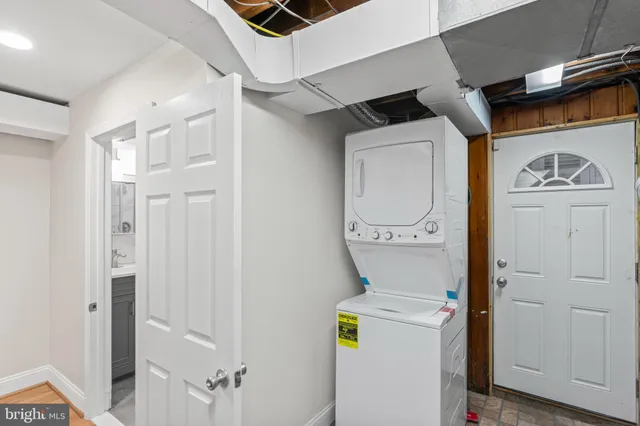 $3,950 | 2100 27th Street South, Arlington, VA 22206