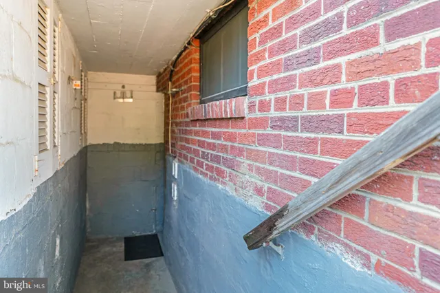 $3,950 | 2100 27th Street South, Arlington, VA 22206