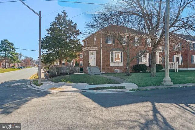 $3,950 | 2100 27th Street South, Arlington, VA 22206