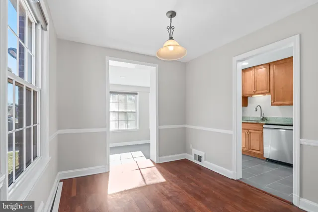 $3,950 | 2100 27th Street South, Arlington, VA 22206