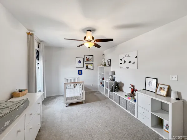 a view of livingroom with furniture