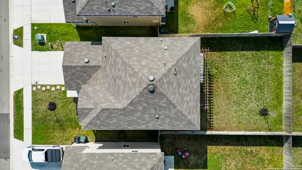 $2,100 | 428 Holly Bush, New Braunfels, TX 78130