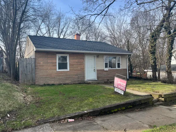 $124,900 | 826 Fulton Street, Kalamazoo, MI 49001