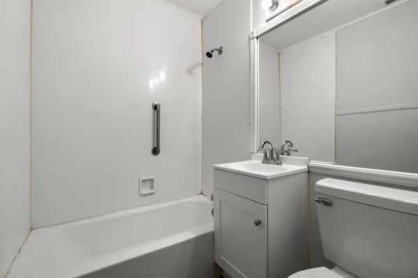 $124,900 | 826 Fulton Street, Kalamazoo, MI 49001