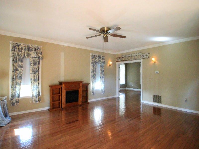 112 McDonald Road Sweetwater, TN 37874 - Photo 13 of 40 IMG_2306